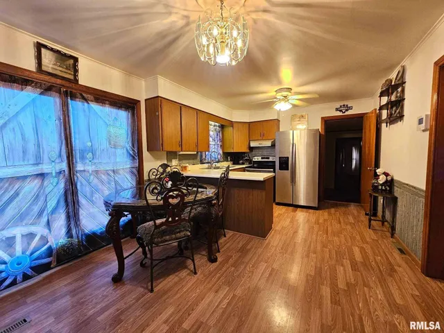 $169,900 | 405 4th Street, Rosiclare, IL 62982