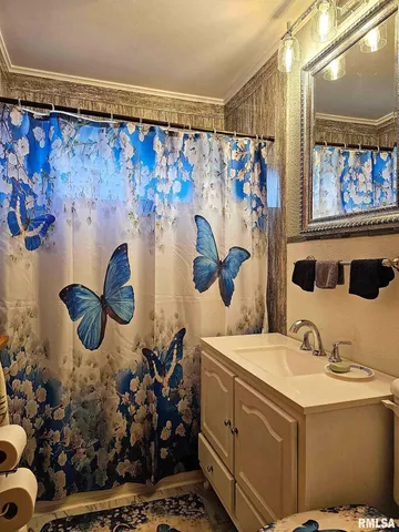 $169,900 | 405 4th Street, Rosiclare, IL 62982