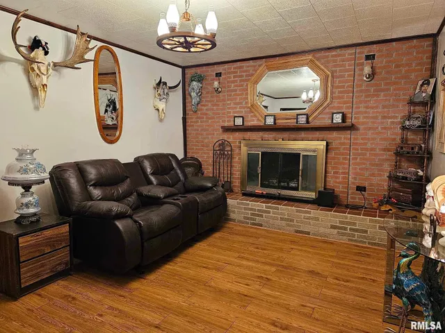 $169,900 | 405 4th Street, Rosiclare, IL 62982