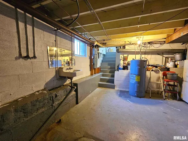 $169,900 | 405 4th Street, Rosiclare, IL 62982