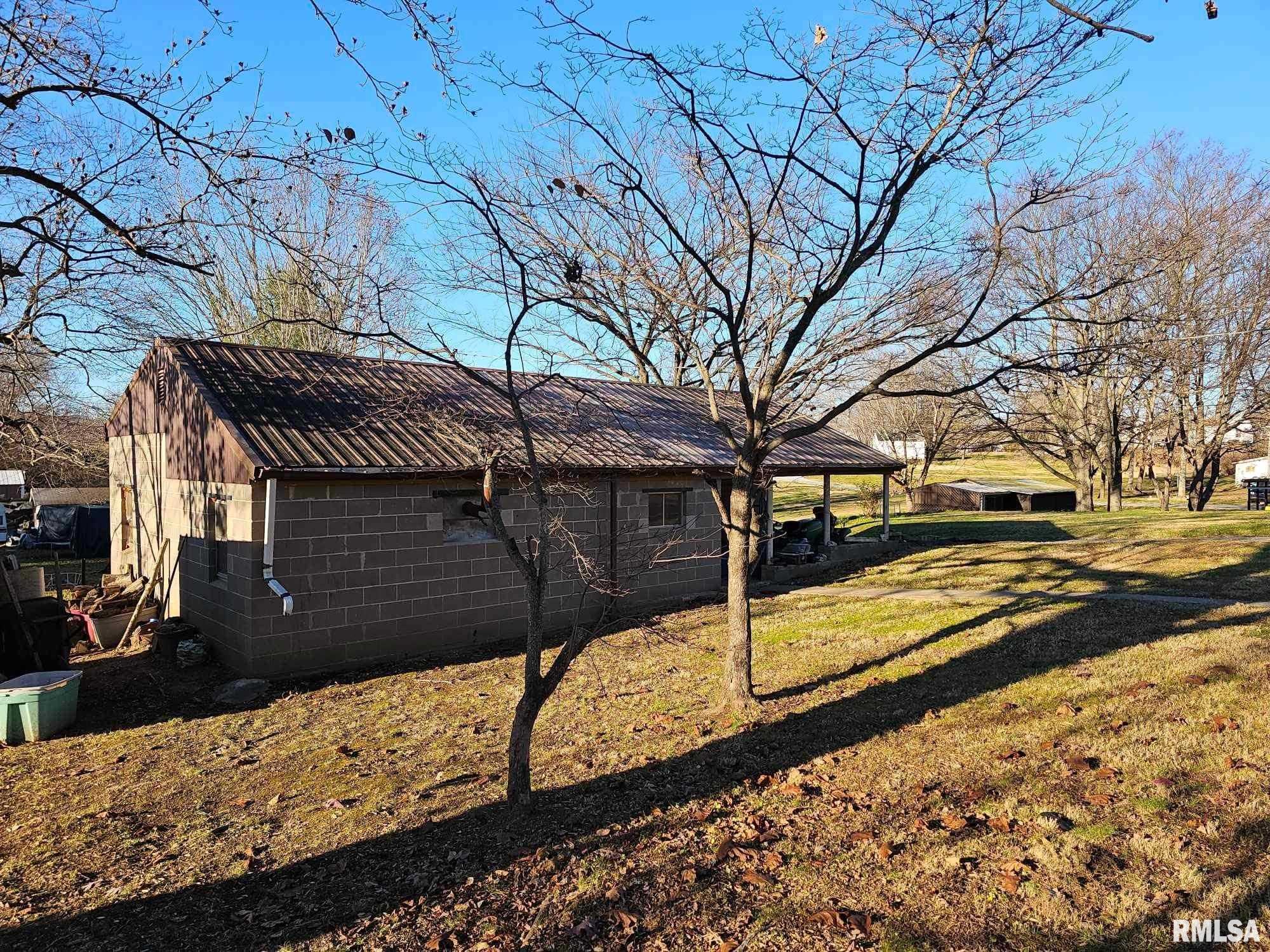 405 4th Street Rosiclare, IL 62982 - Photo 6 of 38