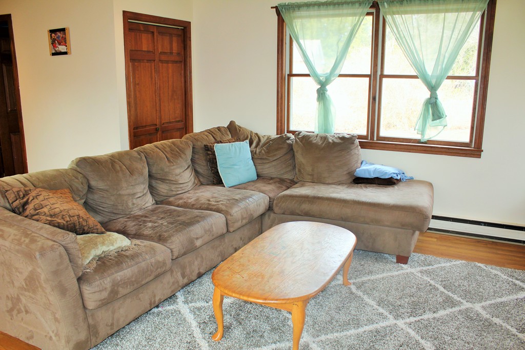 204 Bay Road Belchertown, MA 01007 - Photo 11 of 30 Gallery Image 11