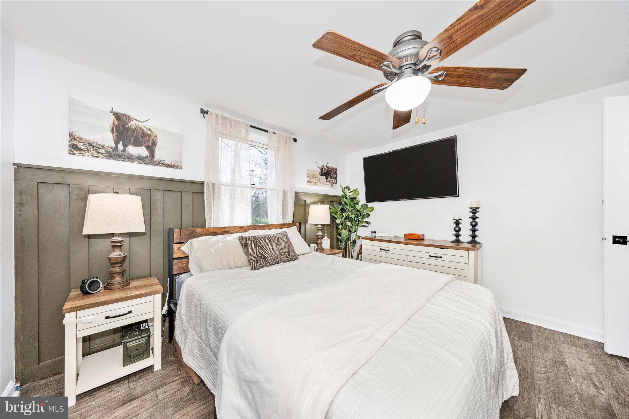 371 Oak Hill Road Berkeley Springs, WV 25411 - Photo 20 of 35 Bedroom 1