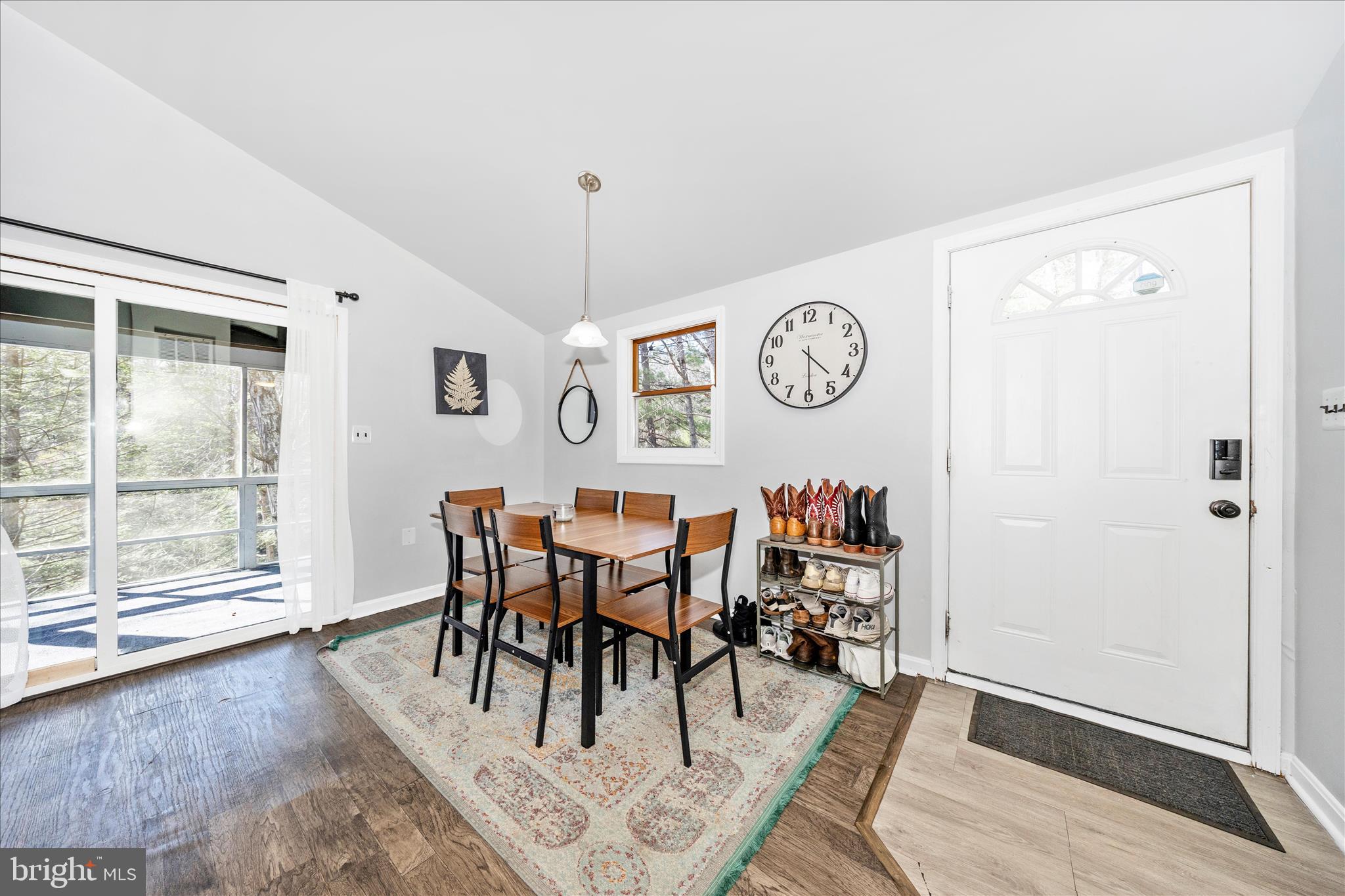 371 Oak Hill Road Berkeley Springs, WV 25411 - Photo 9 of 35 Dining Room