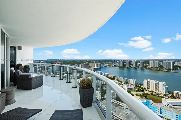$12,500 | 18201 Collins Avenue, Unit 5201, Sunny Isles Beach, FL 33160