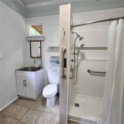 $1,800 | 809 Northwest 4th Avenue, Gainesville, FL 32601