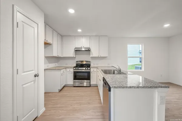 $1,750 | 13914 Bull Cove, San Antonio, TX 78252