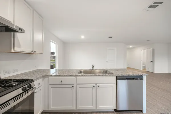 $1,750 | 13914 Bull Cove, San Antonio, TX 78252