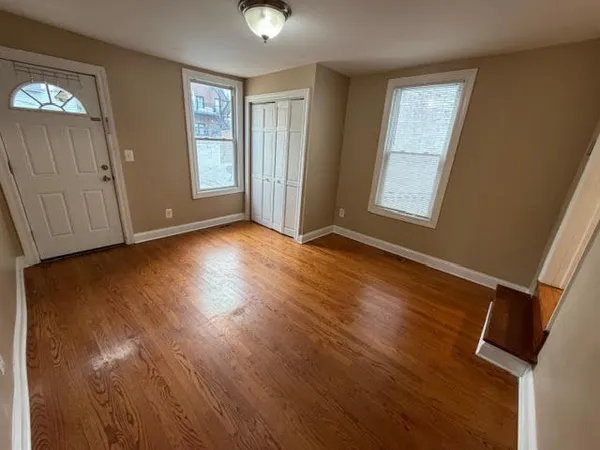 $1,500 | 1407 West Superior Street, Unit 2R, Chicago, IL 60642