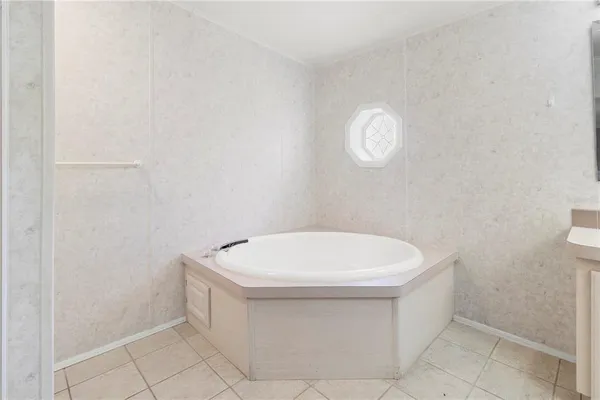 $179,900 | 8307 Nancy Lane, Ellenton, FL 34222