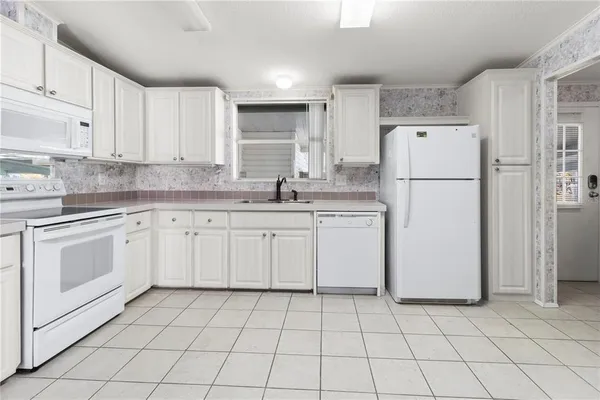 $179,900 | 8307 Nancy Lane, Ellenton, FL 34222