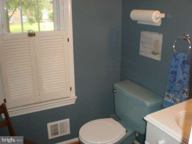 15412 Tindlay Street Silver Spring, MD 20905 - Photo 14 of 23 Bath