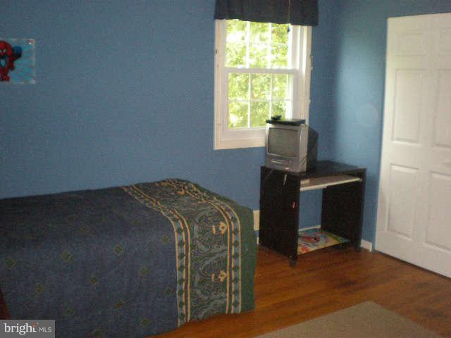 15412 Tindlay Street Silver Spring, MD 20905 - Photo 16 of 23 Bedroom