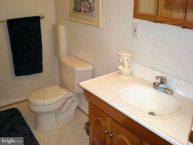15412 Tindlay Street Silver Spring, MD 20905 - Photo 19 of 23 Bath