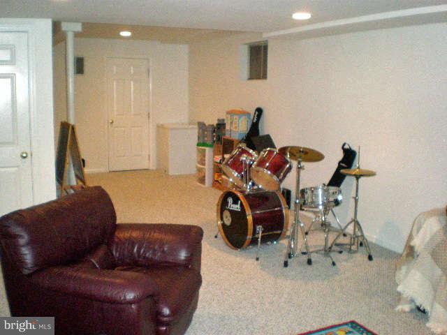 15412 Tindlay Street Silver Spring, MD 20905 - Photo 22 of 23 Family Room