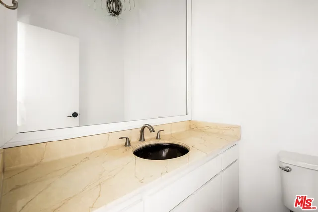 $5,200 | 1944 Glendon Avenue, Unit 309, Los Angeles, CA 90025