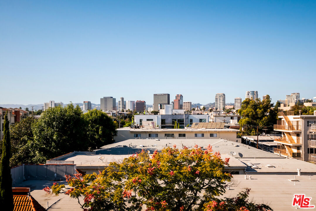 1944 Glendon Avenue, Unit 309 Los Angeles, CA 90025 - Photo 26 of 30 a view of a city