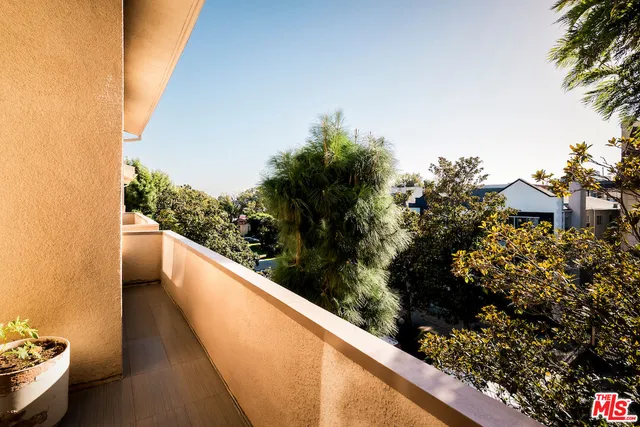 $5,200 | 1944 Glendon Avenue, Unit 309, Los Angeles, CA 90025