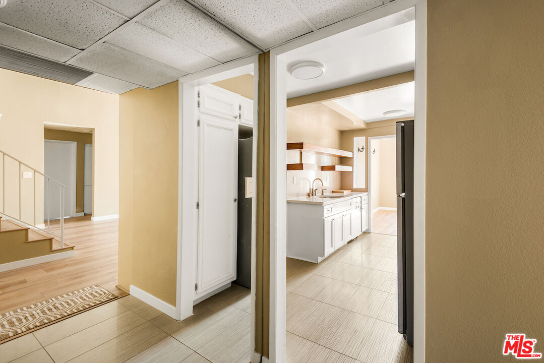 1944 Glendon Avenue, Unit 309 Los Angeles, CA 90025 - Photo 9 of 30 a view interior of the house and natural light
