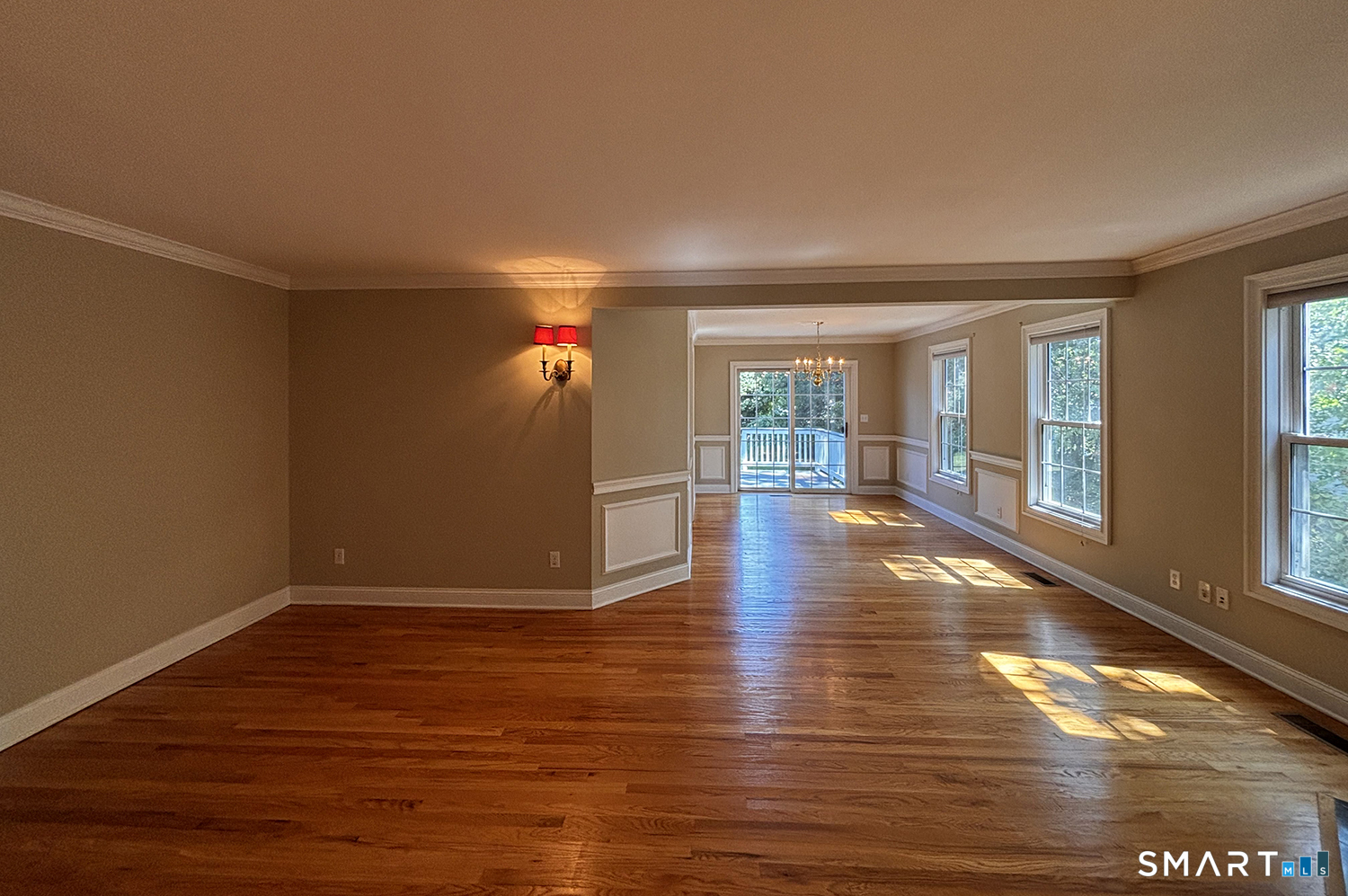 405 South Pine Creek Road Fairfield, CT 06824 - Photo 3 of 22