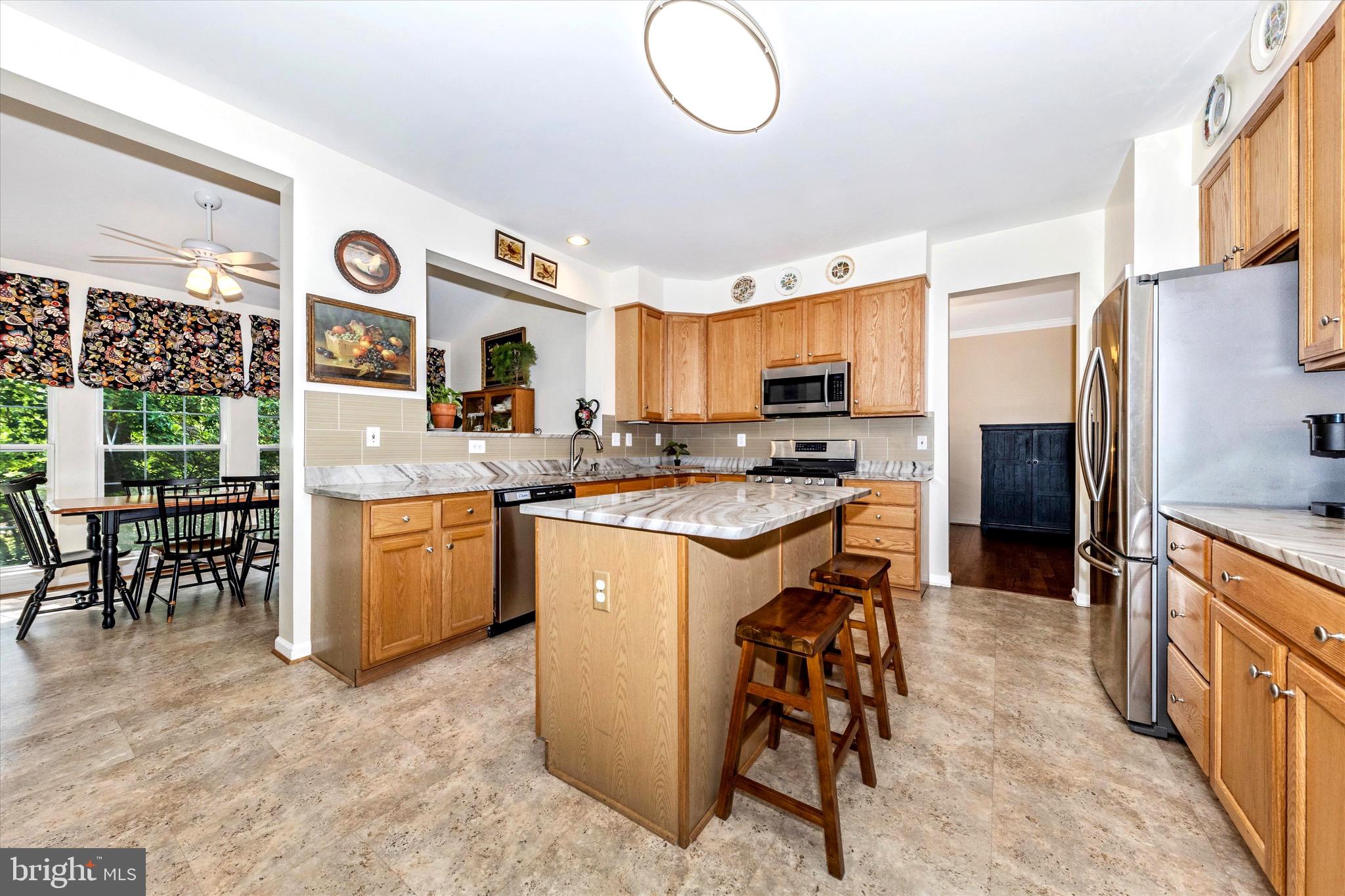 6 Tom Fox Court Poolesville, MD 20837 - Photo 12 of 70