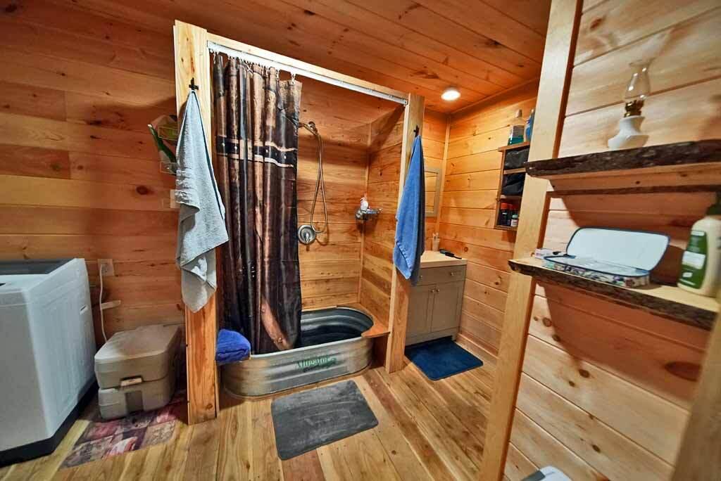 195 Dagget Road Houlton, ME 04730 - Photo 26 of 54 maine-off-grid-home-bath