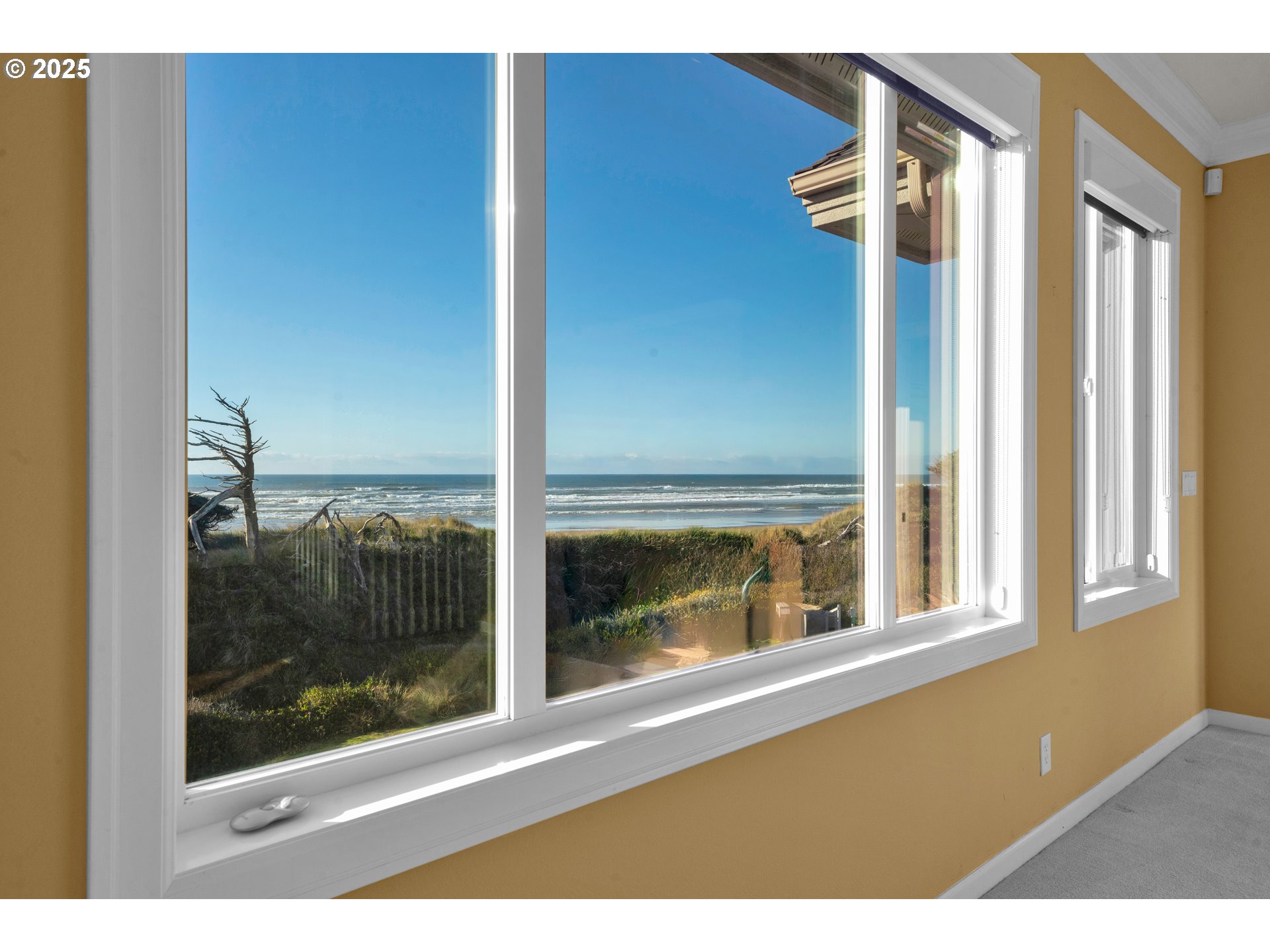 88765 Shoreline Loop Florence, OR 97439 - Photo 11 of 48 a view of an entryway