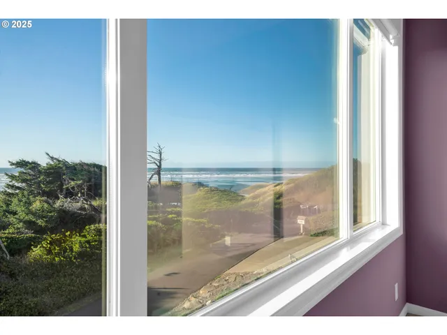 a bathroom with a sink vanity and a mirror