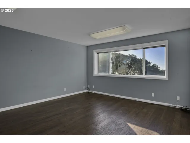 a bathroom with a toilet