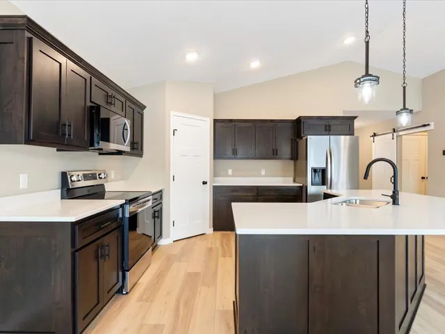 $430,805 | 14518 Lynndale Drive North, Baxter, MN 56425