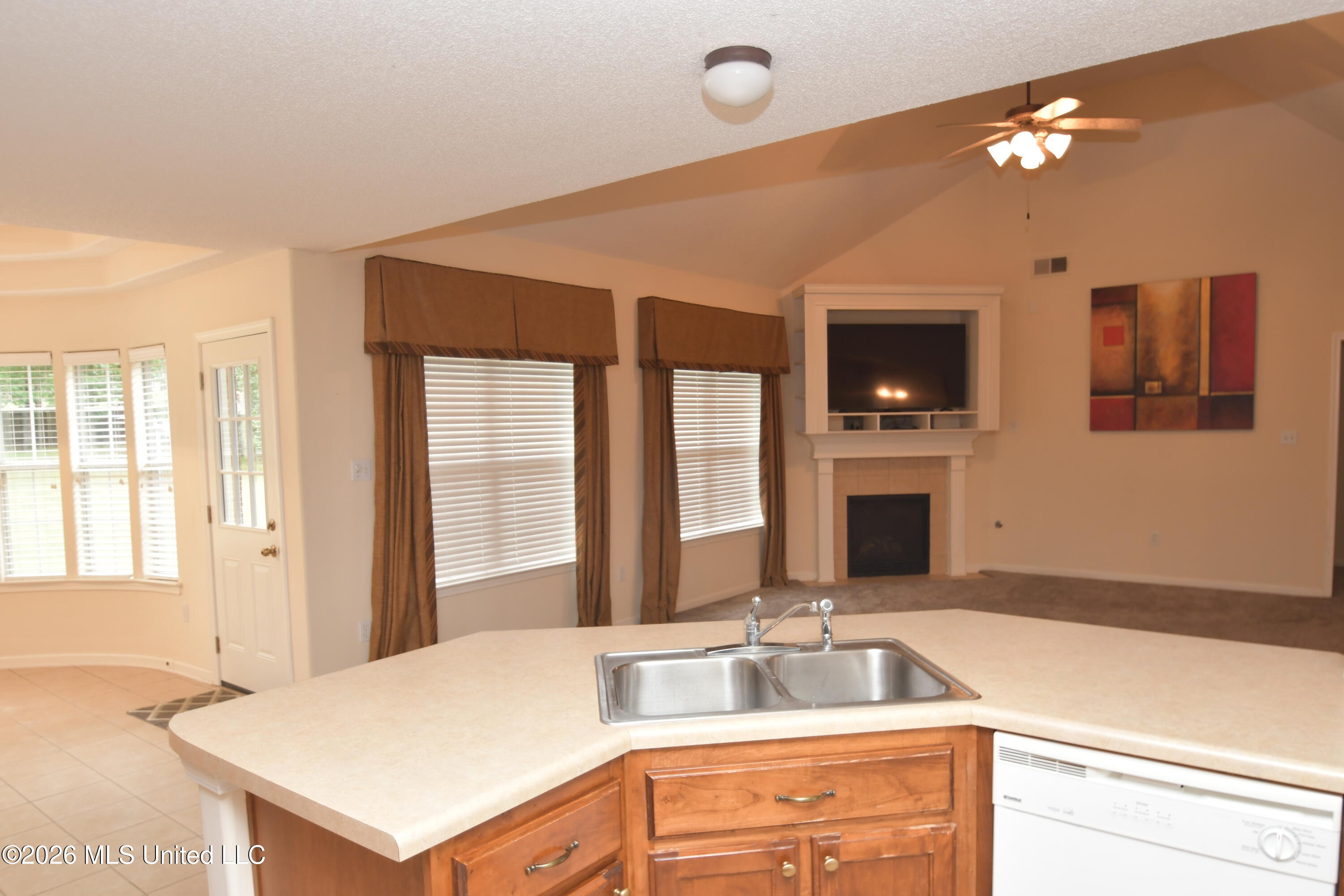 616 Ridge View Drive Hernando, MS 38632 - Photo 13 of 27 Kitchen/Great Room View