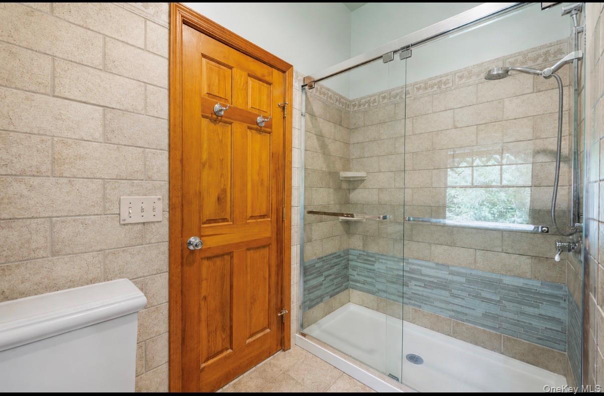 111 Stony Hollow Road Centerport, NY 11721 - Photo 19 of 33