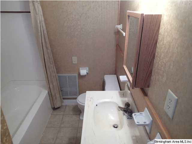 1108 Walnut Street West Sylacauga, AL 35150 - Photo 10 of 14
