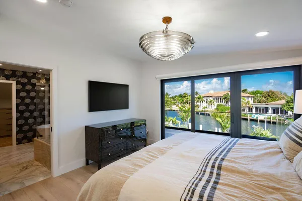 $3,849,000 | 3001 Northeast 52nd Street, Lighthouse Point, FL 33064