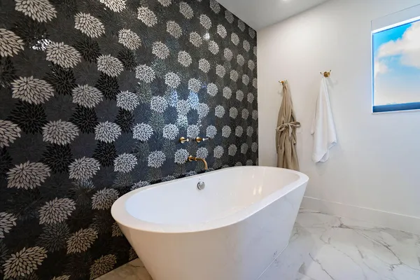 $3,849,000 | 3001 Northeast 52nd Street, Lighthouse Point, FL 33064