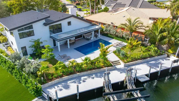 $3,849,000 | 3001 Northeast 52nd Street, Lighthouse Point, FL 33064