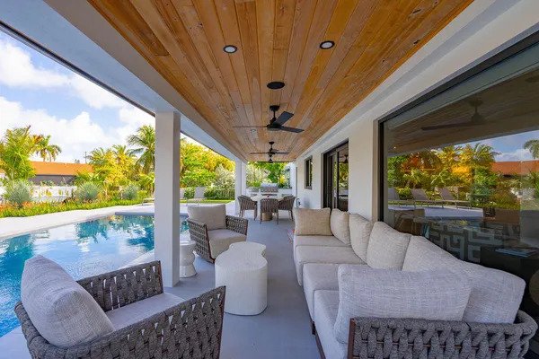 $3,849,000 | 3001 Northeast 52nd Street, Lighthouse Point, FL 33064