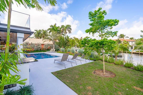 $3,849,000 | 3001 Northeast 52nd Street, Lighthouse Point, FL 33064