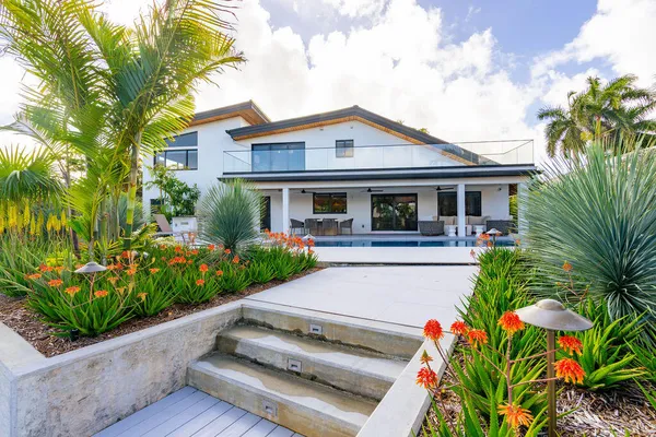$3,849,000 | 3001 Northeast 52nd Street, Lighthouse Point, FL 33064