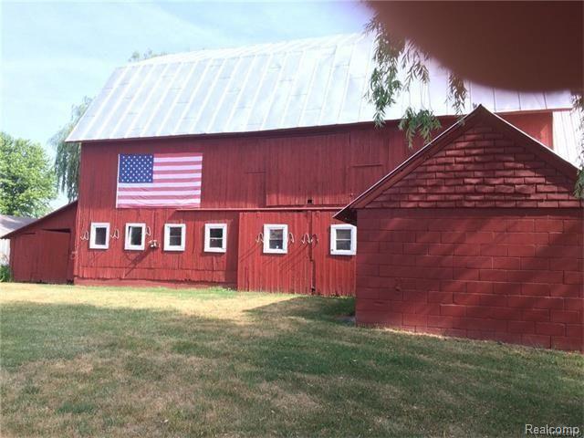 8139 Jordan Road Grand Blanc, MI 48439 - Photo 18 of 21 barn.jpg
