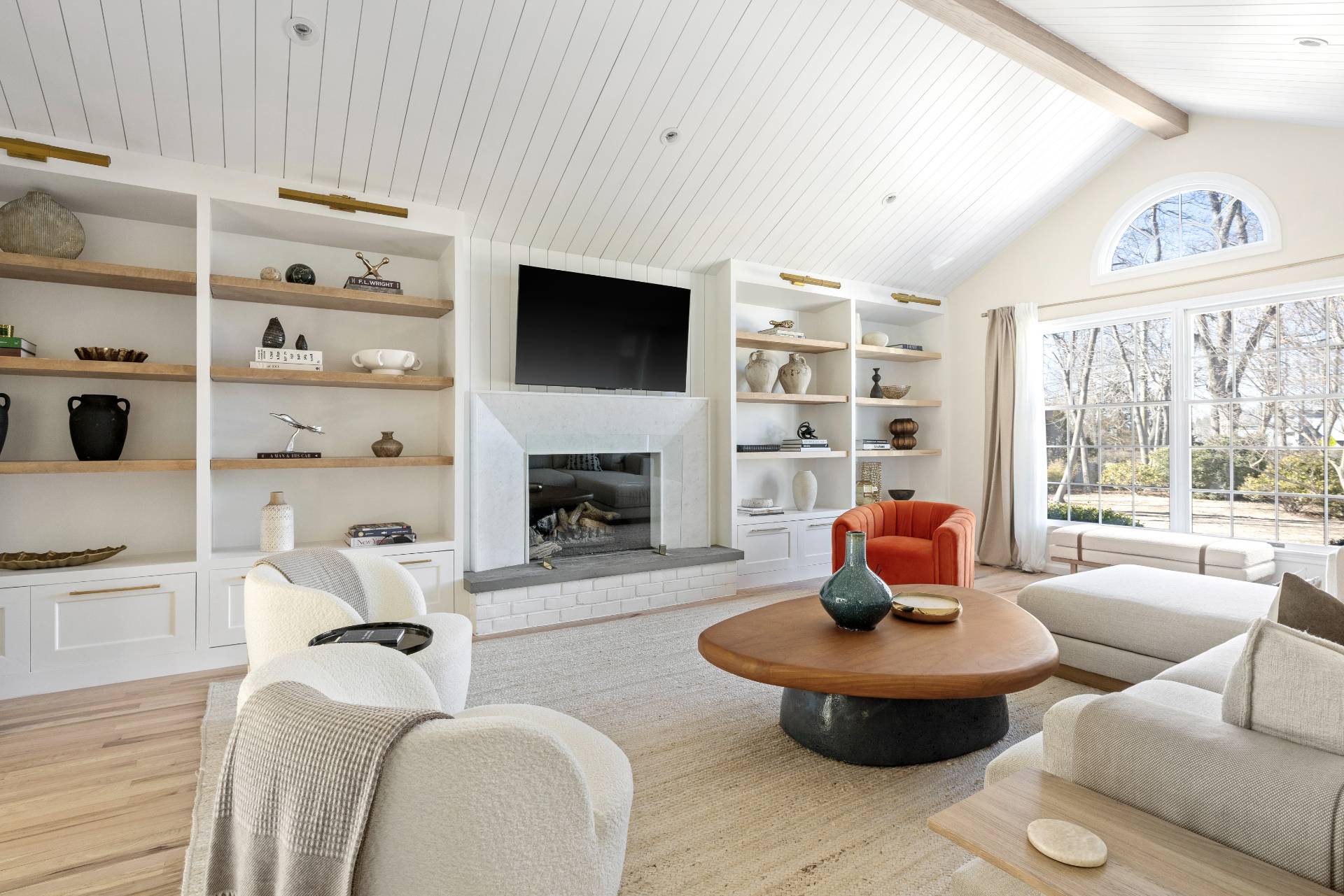 4582 Noyack Road Sag Harbor, NY 11963 - Photo 13 of 40