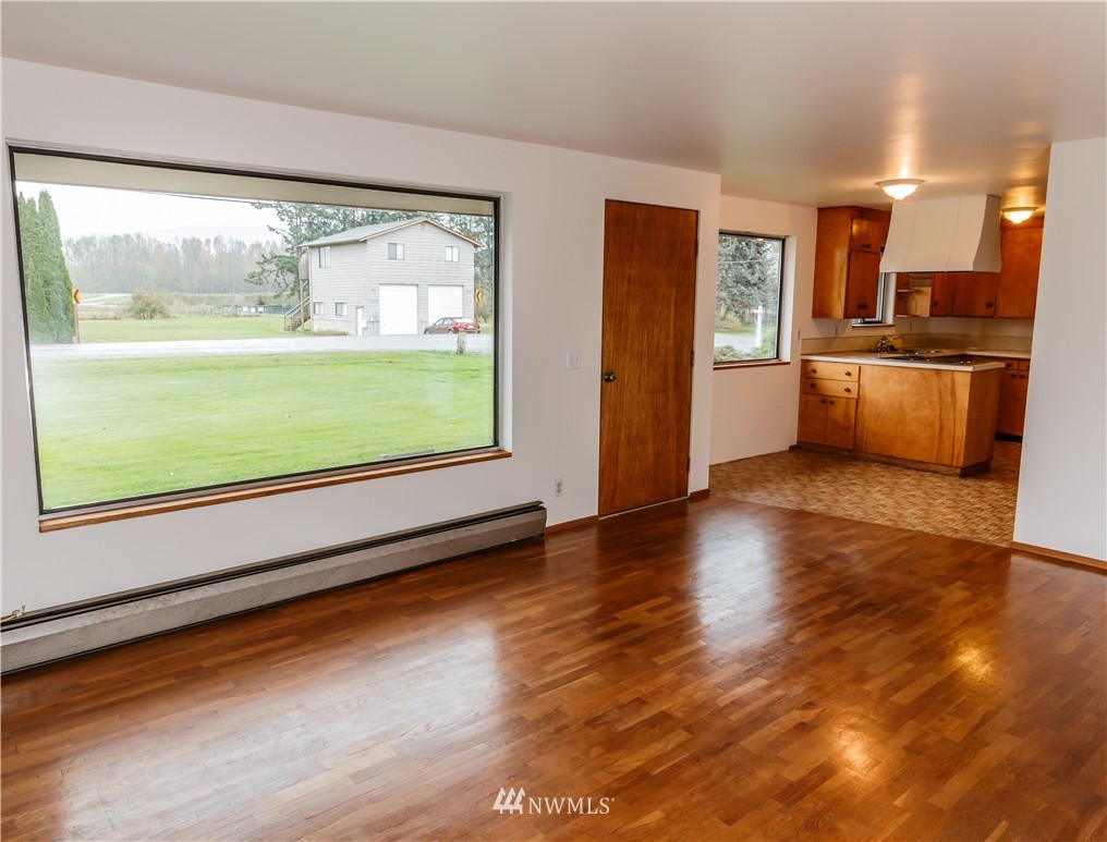 20317 Lafayette Road Burlington, WA 98233 - Photo 3 of 22 Gallery Image 3