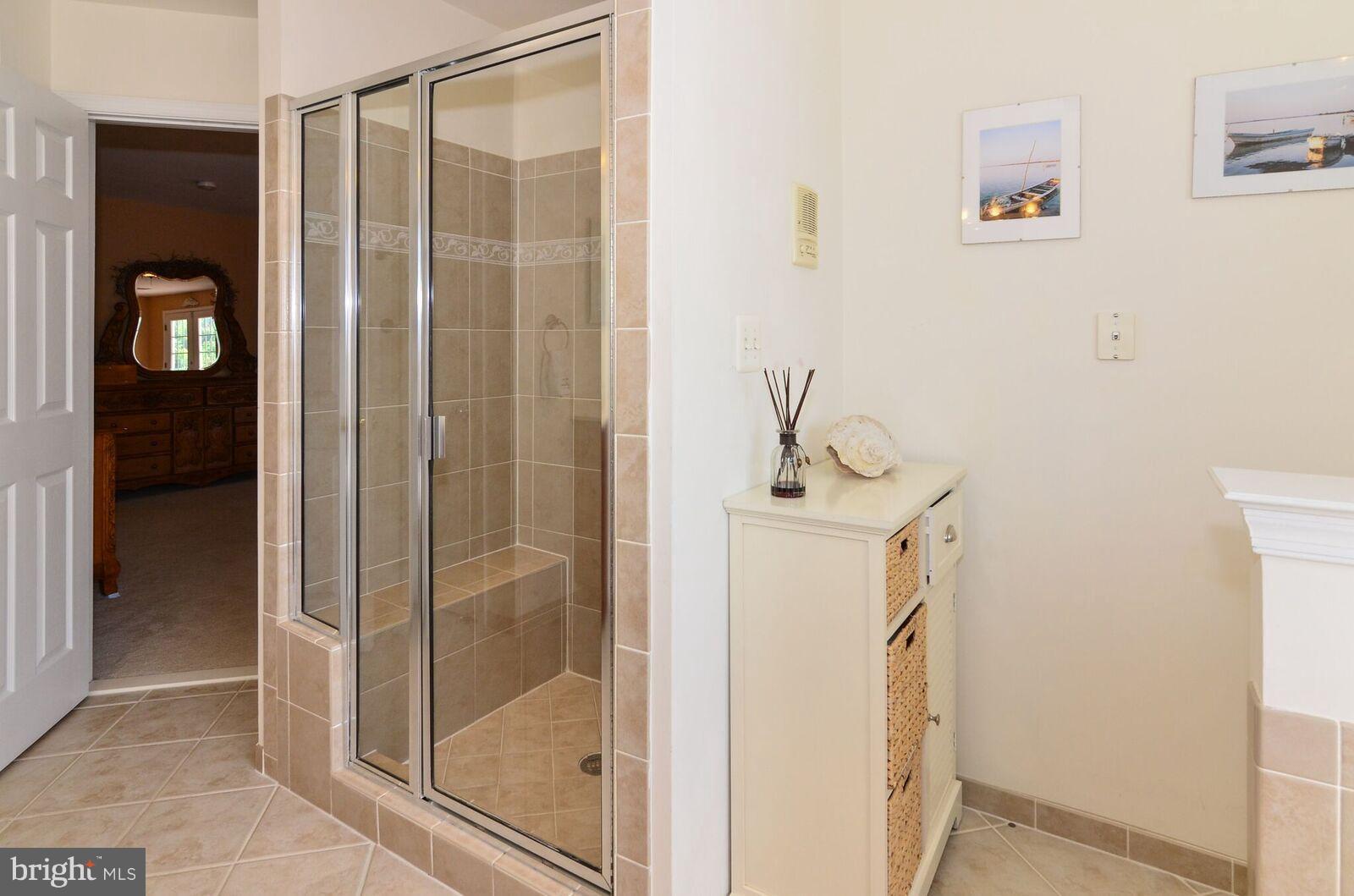 6079 Deer Ridge Trail Springfield, VA 22150 - Photo 18 of 30 Bath (Master)