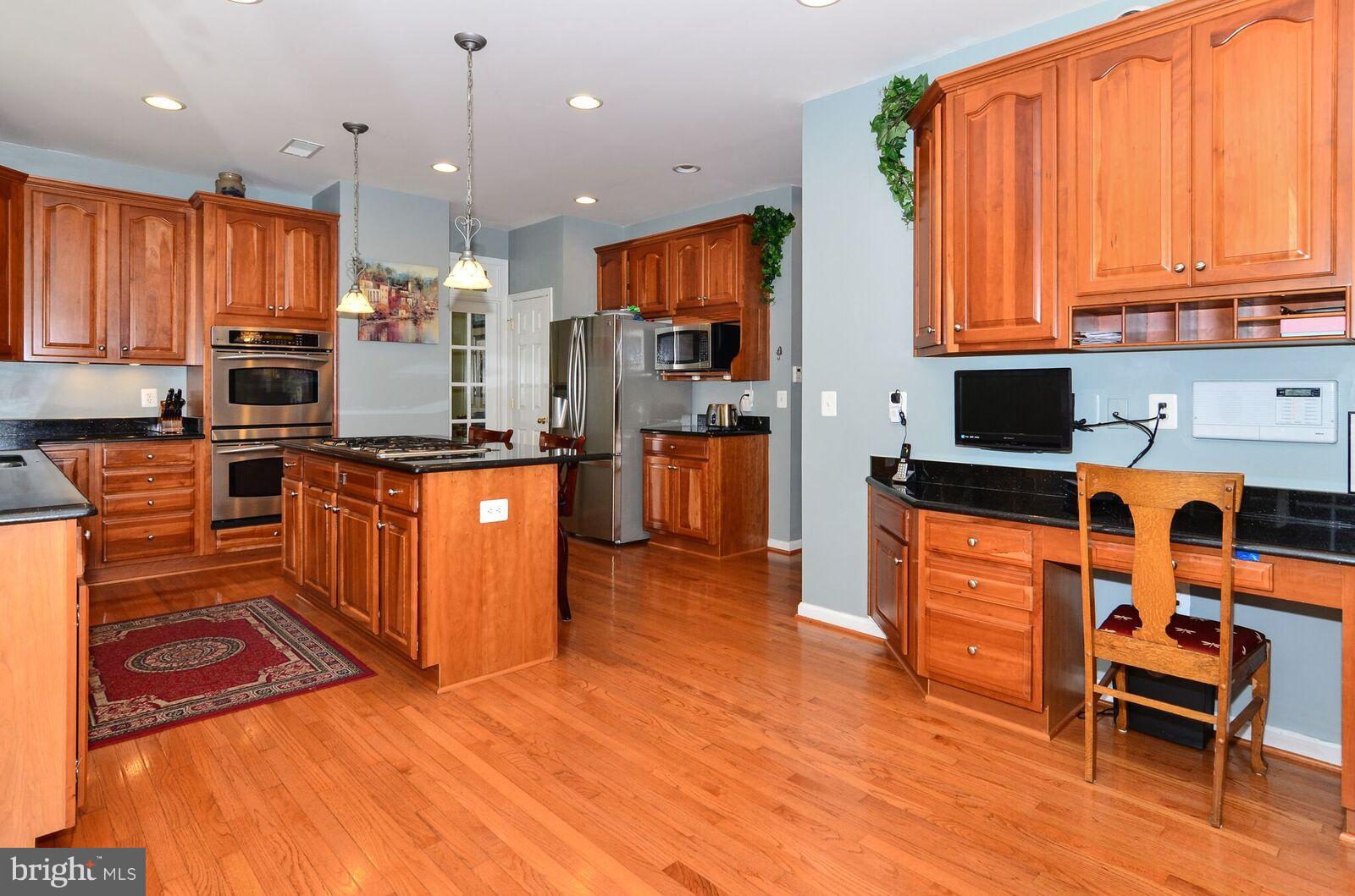 6079 Deer Ridge Trail Springfield, VA 22150 - Photo 4 of 30 Kitchen