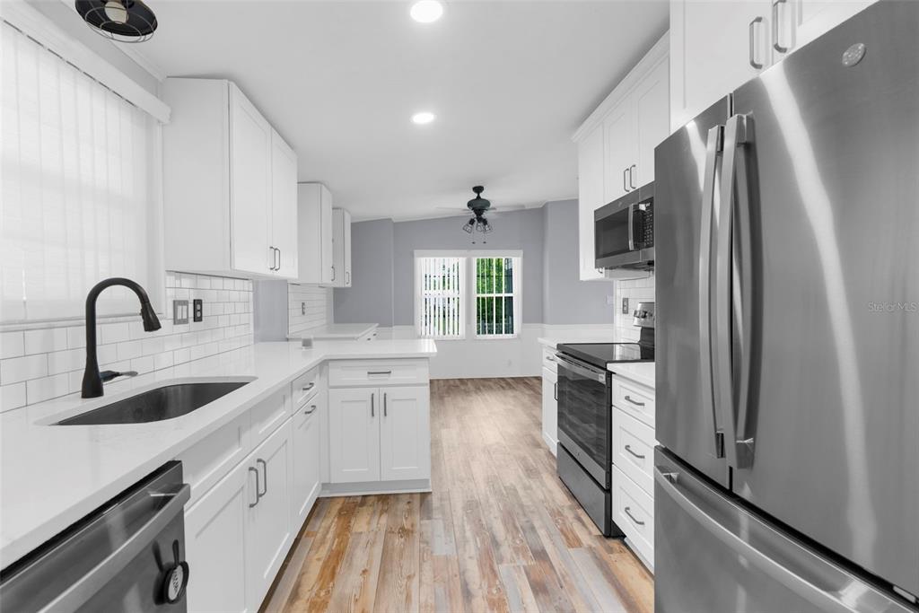 14986 Rialto Avenue Brooksville, FL 34613 - Photo 4 of 45