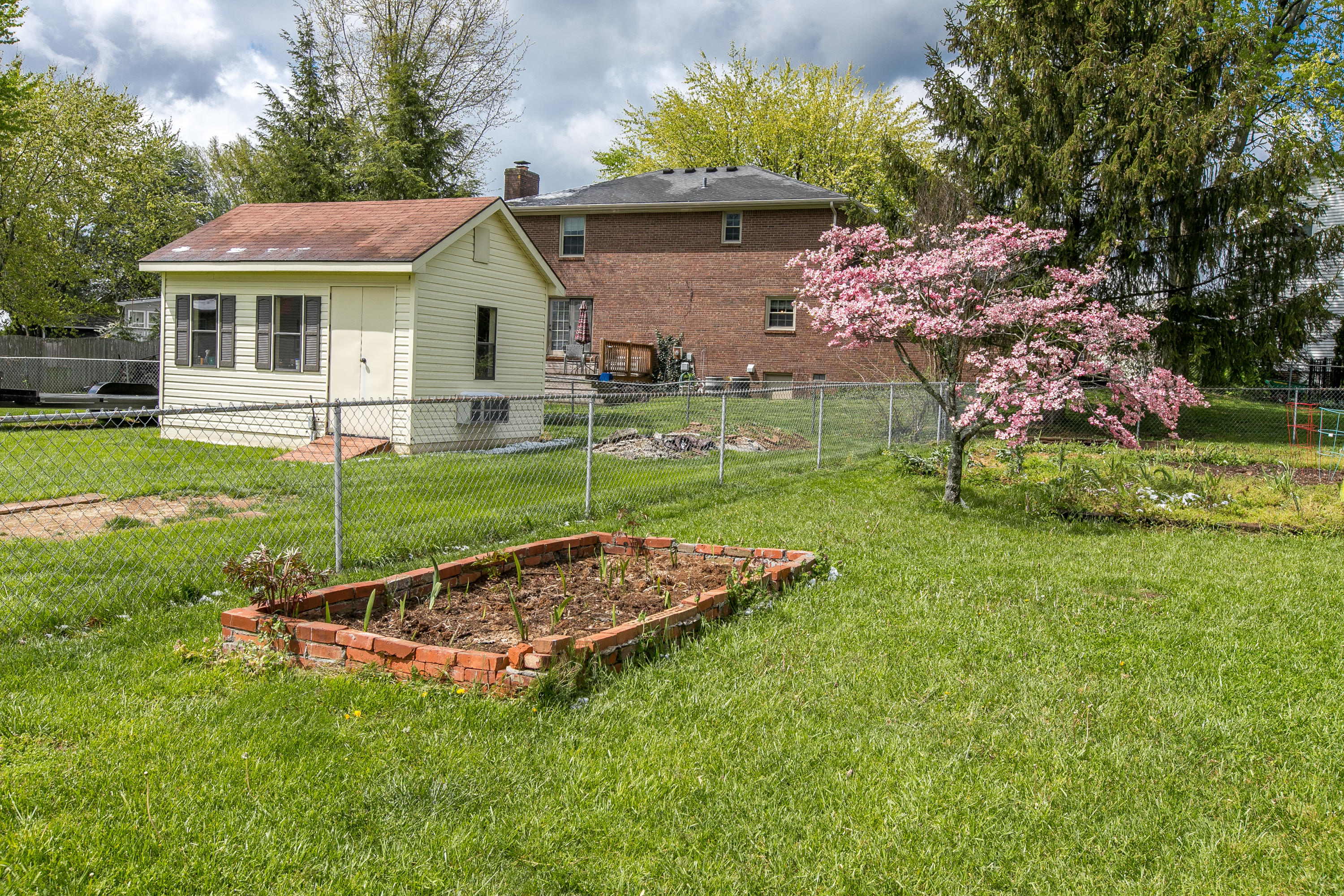 206 Falcon Road Versailles, KY 40383 - Photo 45 of 49 2-11