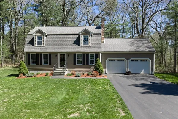 $779,900 | 8 Griffin Road, Franklin, MA 02038