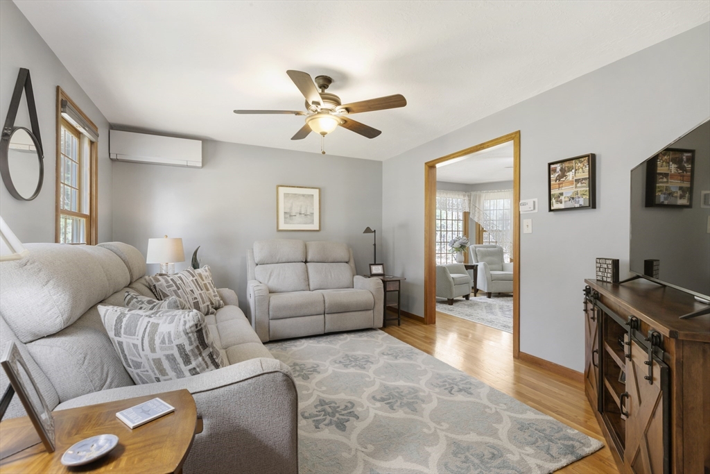 8 Griffin Road Franklin, MA 02038 - Photo 17 of 30