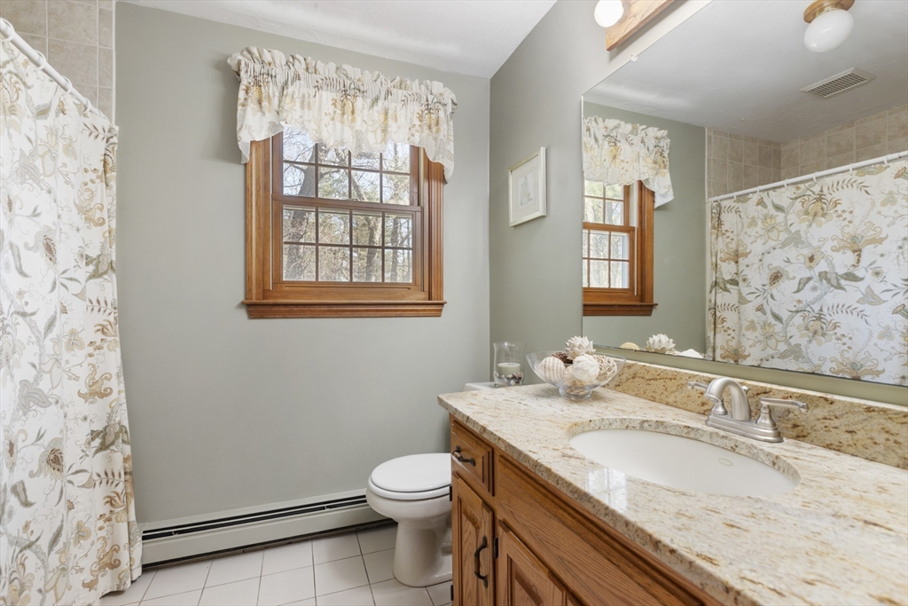 8 Griffin Road Franklin, MA 02038 - Photo 23 of 30
