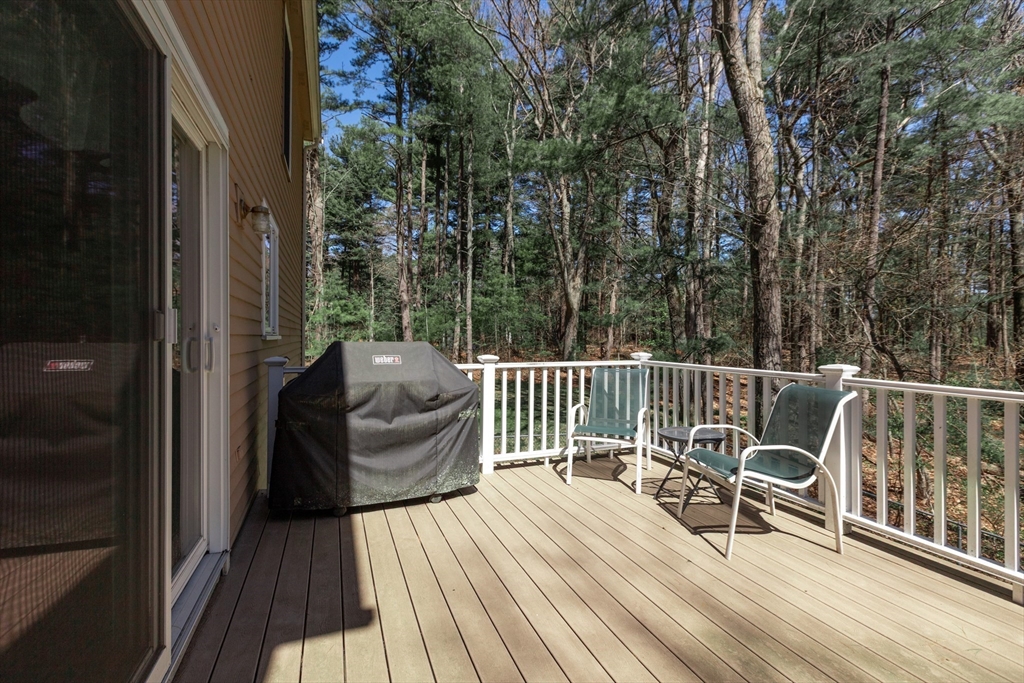 8 Griffin Road Franklin, MA 02038 - Photo 5 of 30